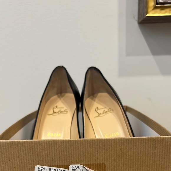 Authentic Christian Louboutin 6.5 US in Black Leather Pump Round Toe - Picture 2 of 10